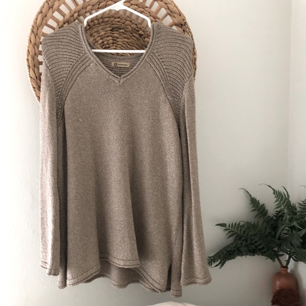 long sleeve beige sweatshirt